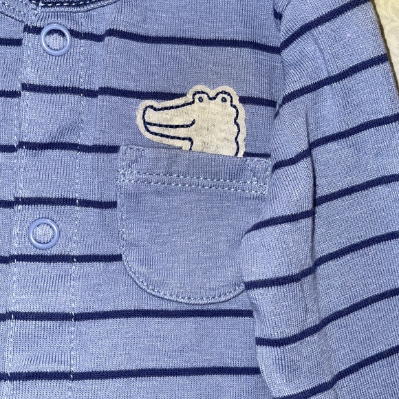 Stripped Carter’s Button Top - Picture 2 of 4